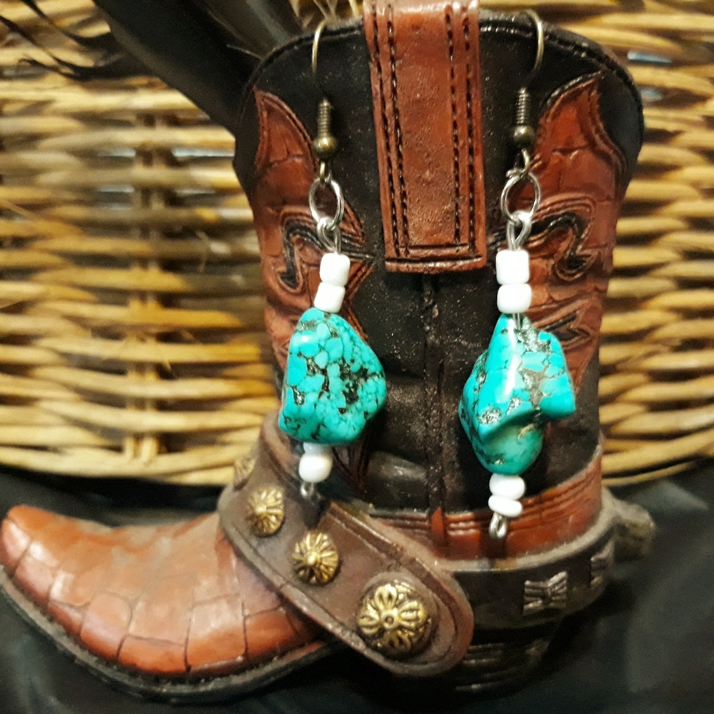 Turquoise bead earrings